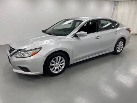 2018 Nissan Altima for sale at Kerns Ford Lincoln in Celina OH