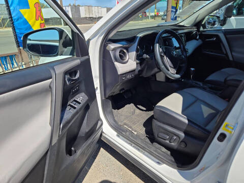 2017 Toyota RAV4 Platinum