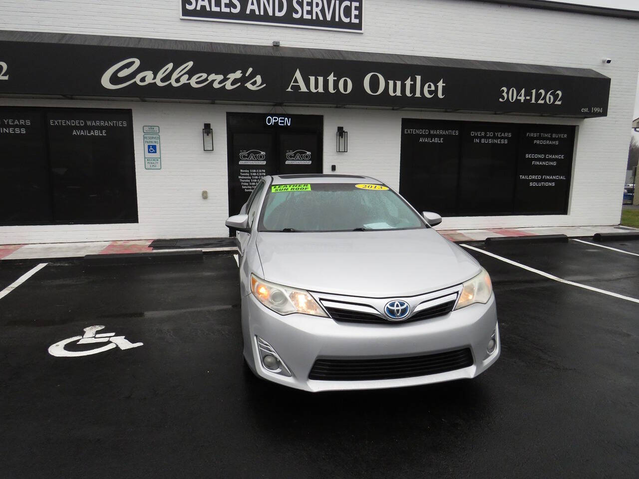 2013 Toyota Camry Hybrid for sale at Colbert's Auto Outlet in Hickory, NC