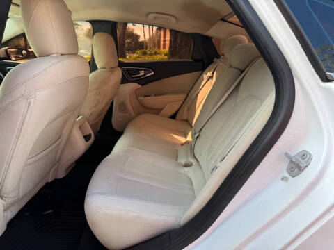 2016 Chrysler 200 Limited