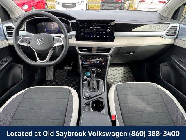 2025 Volkswagen Taos SE 4Motion