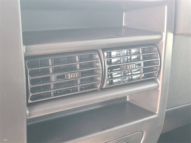 2025 Chevrolet Express 2500