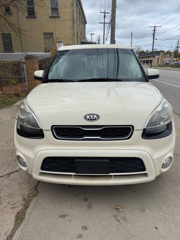 2012 Kia Soul +