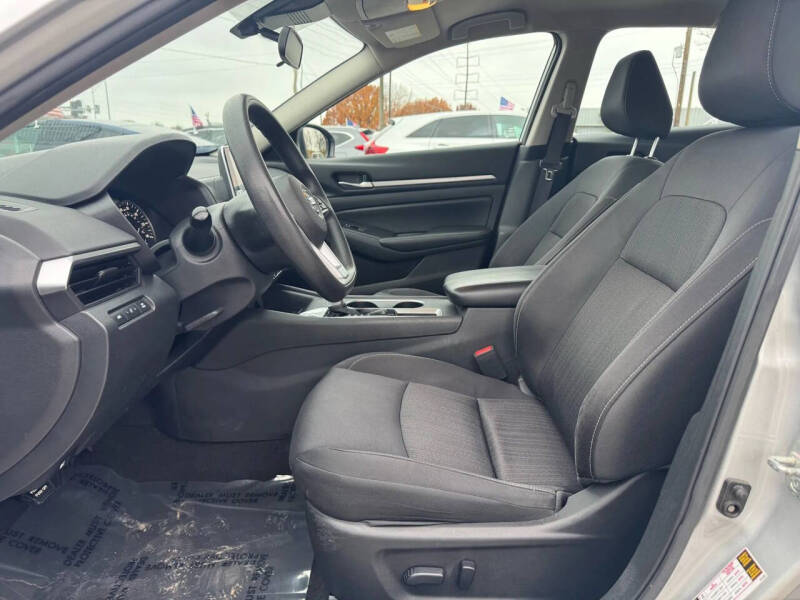 2022 Nissan Altima 2.5 SV