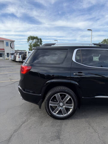 2017 GMC Acadia Denali