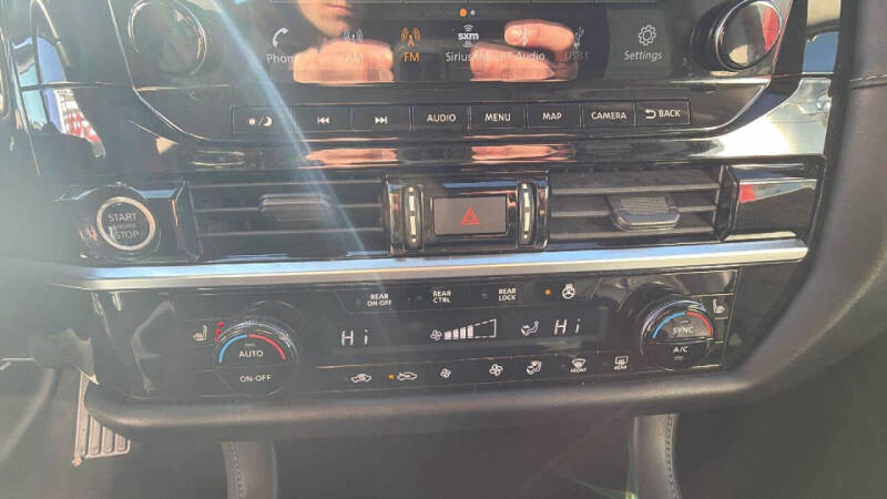 2022 Nissan Pathfinder SL