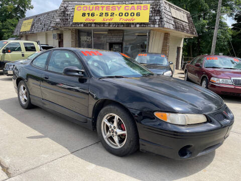 2002 Pontiac Grand Prix for sale at Courtesy Cars in Independence MO