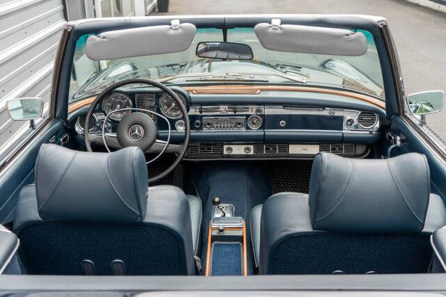 1971 Mercedes-Benz 280-Class 23
