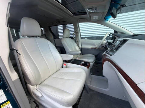 2011 Toyota Sienna