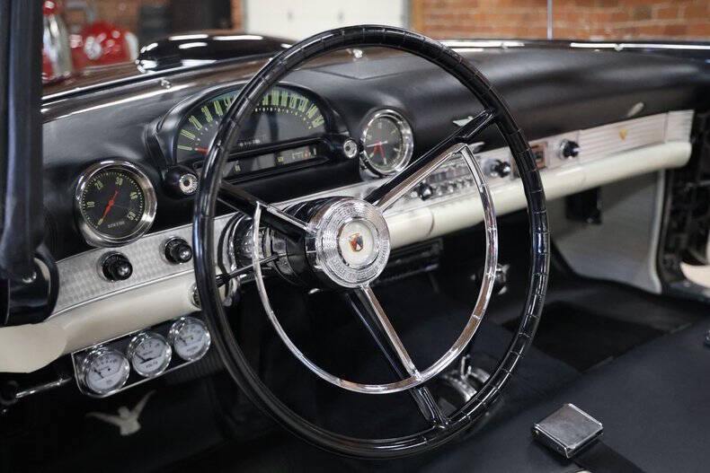 1956 Ford Thunderbird