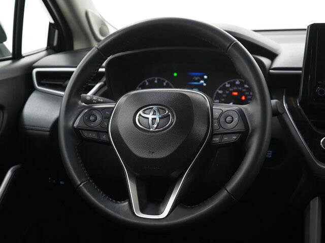 2025 Toyota Corolla Cross LE