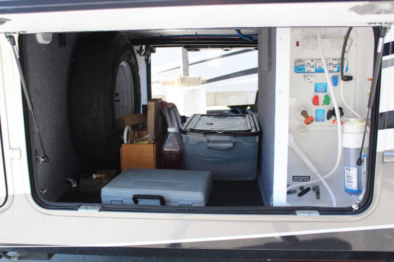 2016 Forest River Cardinal 325RL