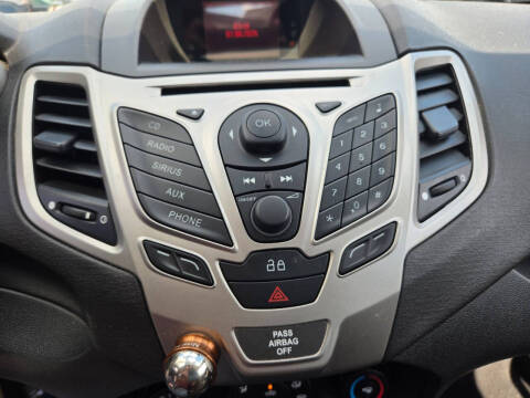 2013 Ford Fiesta SE