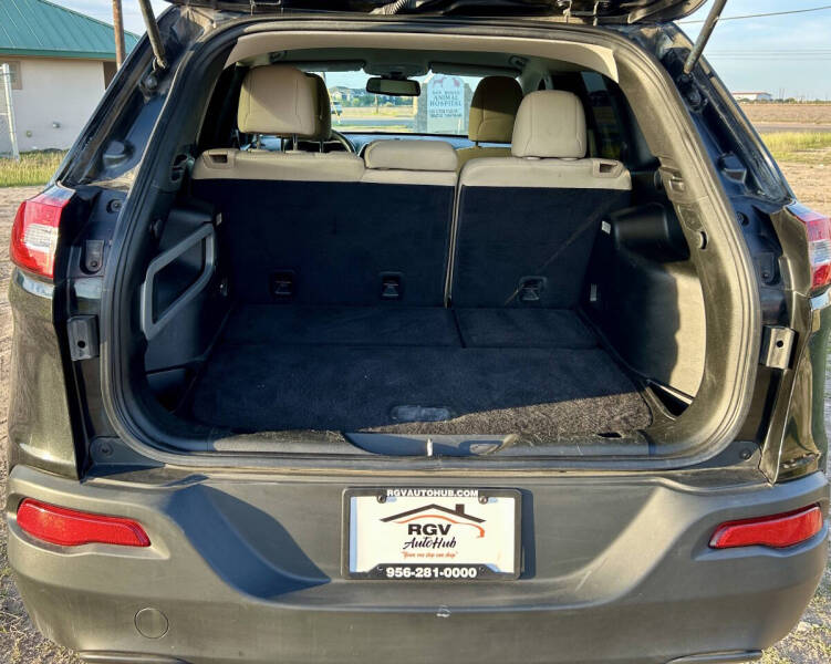 2016 Jeep Cherokee Sport