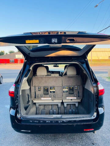 2016 Toyota Sienna XLE 8-Passenger