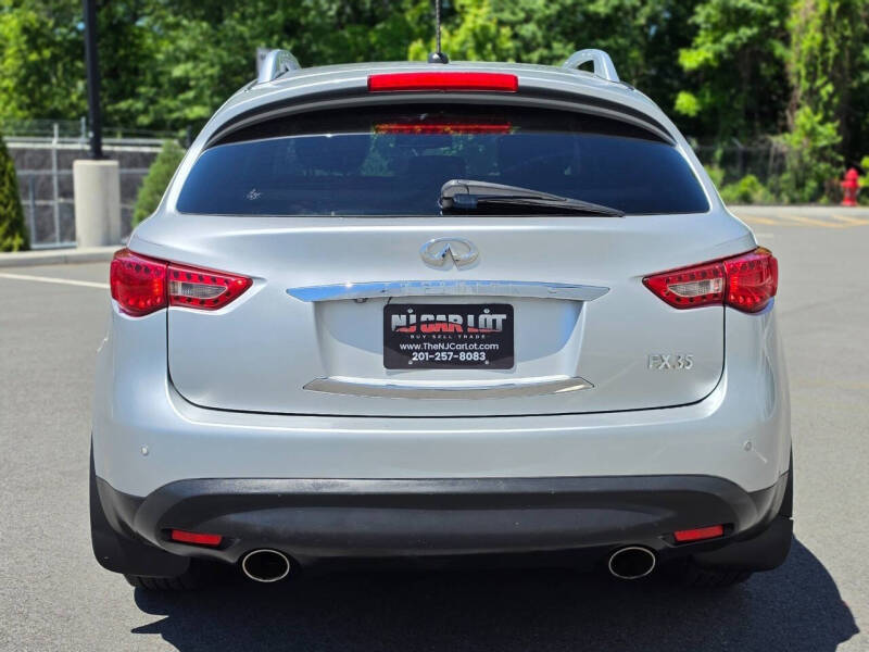 2011 Infiniti FX35
