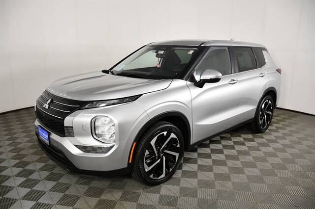2022 Mitsubishi Outlander ES