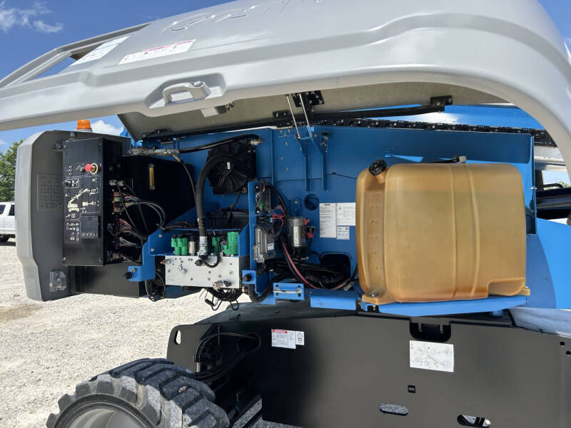 2017 Genie 65' Manlift