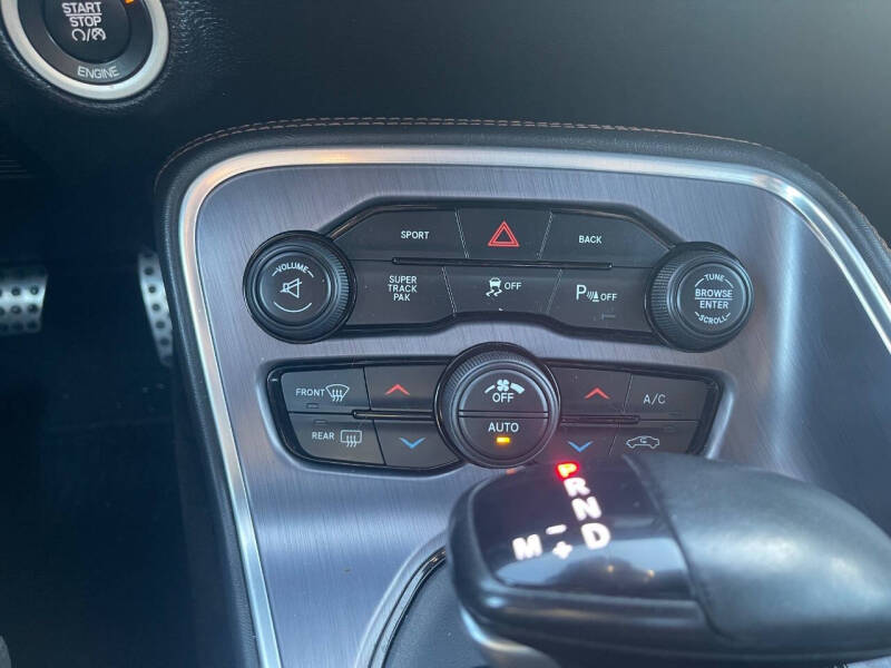 2016 Dodge Challenger R/T Plus Shaker