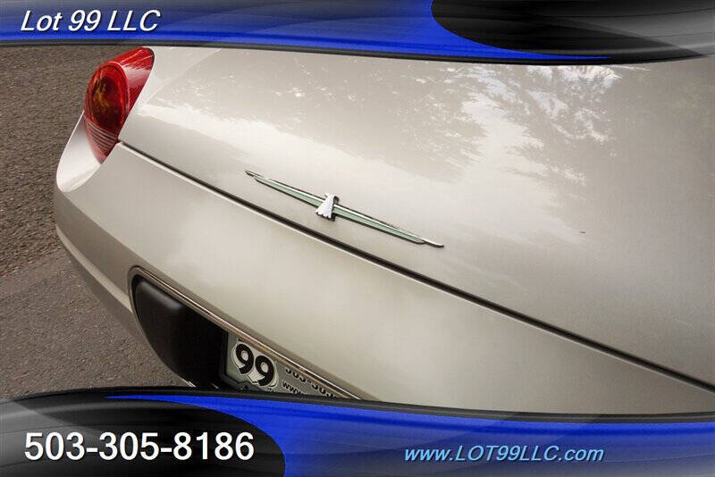 2004 Ford Thunderbird Deluxe