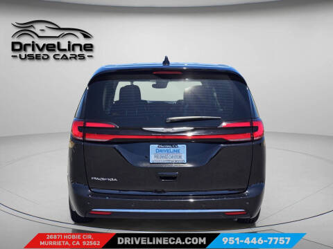 2024 Chrysler Pacifica Touring L