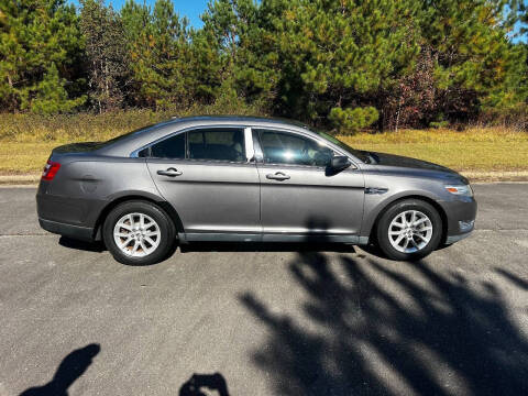 2013 Ford Taurus SE