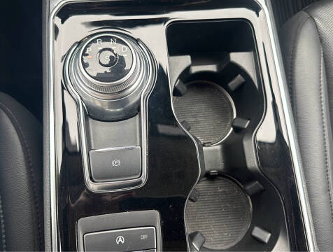 2020 Ford Edge Titanium