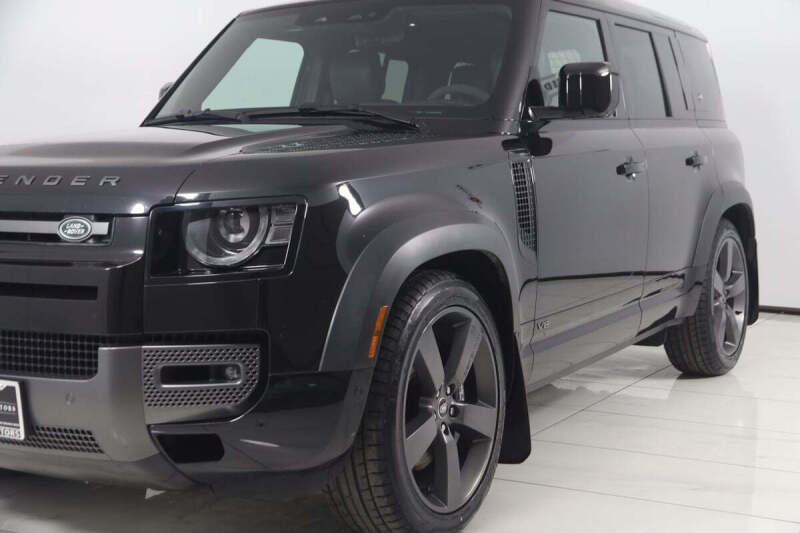 2023 Land Rover Defender 110 V8