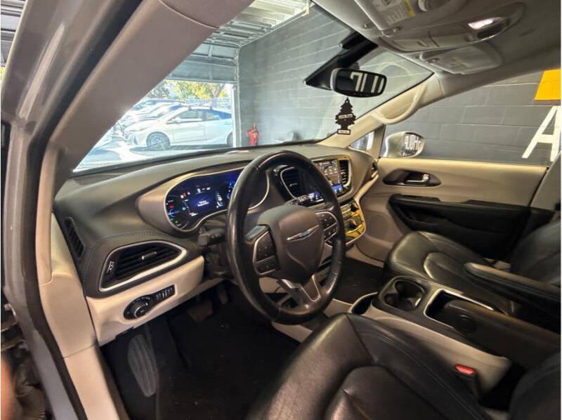 2021 Chrysler Pacifica Hybrid Touring L