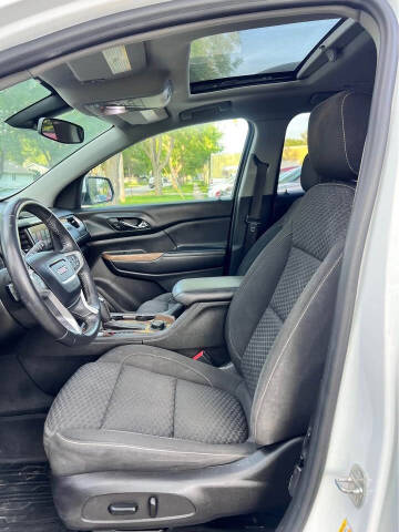 2017 GMC Acadia SLE-2