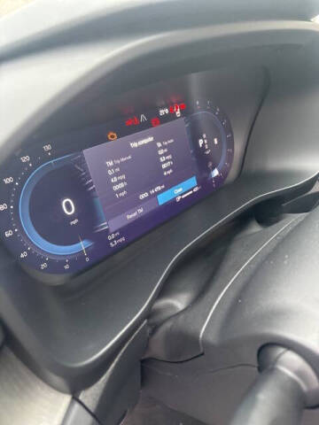 2025 Volvo XC40 B5 Plus Bright Theme