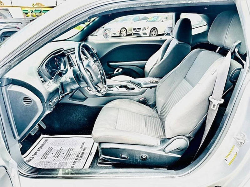 2019 Dodge Challenger SXT