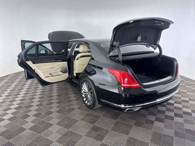 2017 Genesis G90
