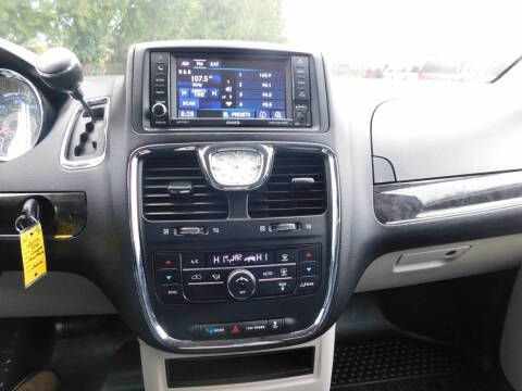 2016 Chrysler Town and Country Touring