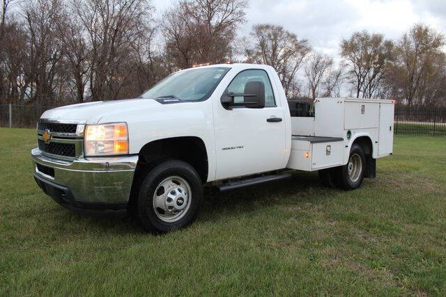 2013 Chevrolet Silverado 3500 Chassis Cab Work Truck photo 2