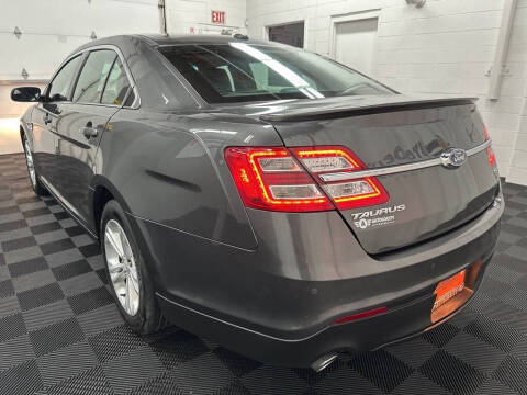 2018 Ford Taurus SEL