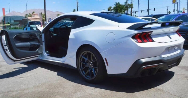 2025 Ford Mustang Dark Horse