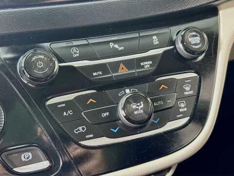 2018 Chrysler Pacifica Touring L Plus