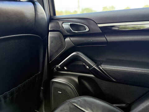 2018 Porsche Cayenne Platinum Edition