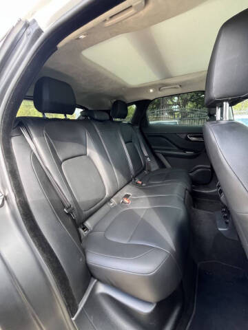 2019 Jaguar F-PACE 25t Premium