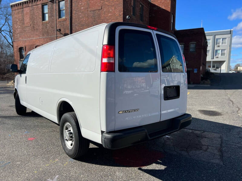 2021 Chevrolet Express 2500