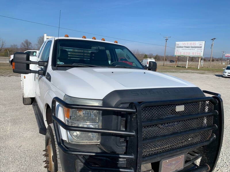 2013 Ford F-350 Super Duty Chassis Cab XL photo 8