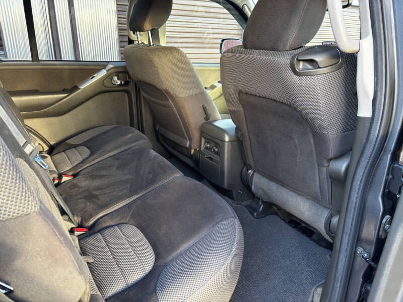 2011 Nissan Pathfinder SV