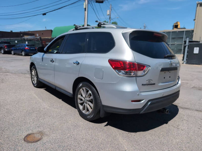 2014 Nissan Pathfinder SV