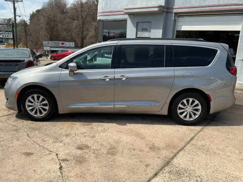 2017 Chrysler Pacifica Touring-L