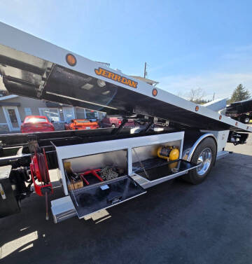 2020 Freightliner M2 106