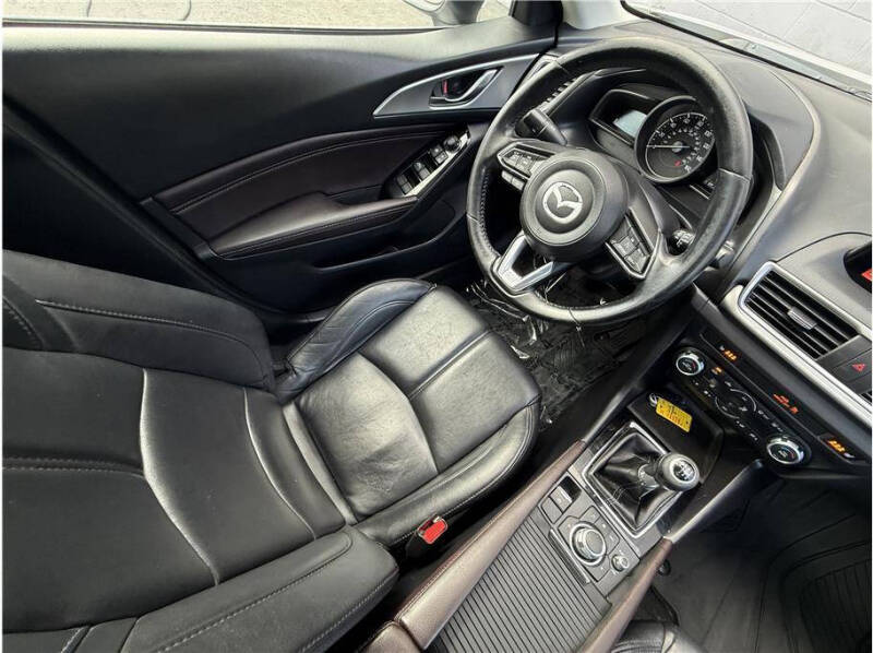 2017 Mazda MAZDA3 Touring 2.5