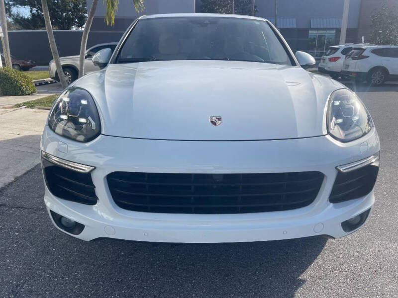 2018 Porsche Cayenne Platinum Edition