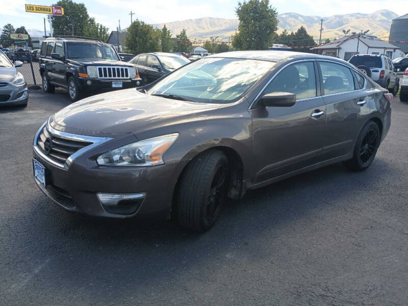2013 Nissan Altima for sale at Creekside Auto Sales in Pocatello ID