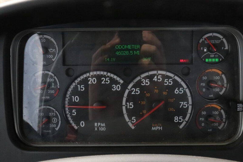 2021 Freightliner M2 106